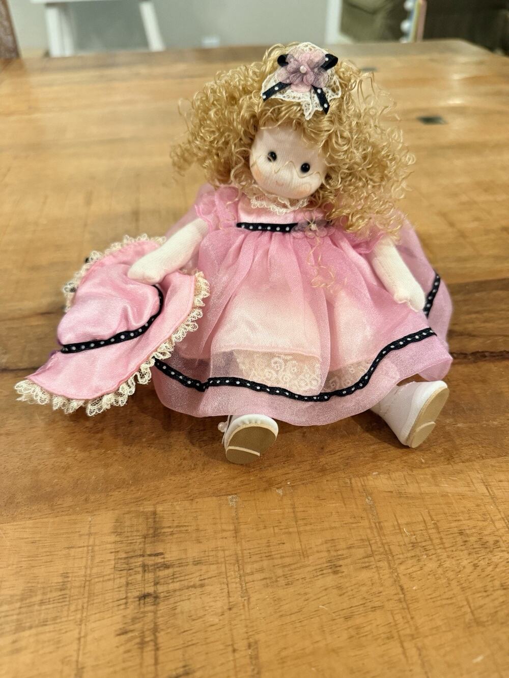 Green Tree Musical Doll Little Miss Muffet Barely Touched